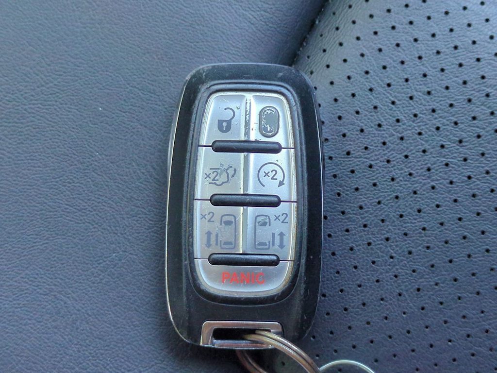 Thumbnail: 2020 Chrysler Voyager - 19