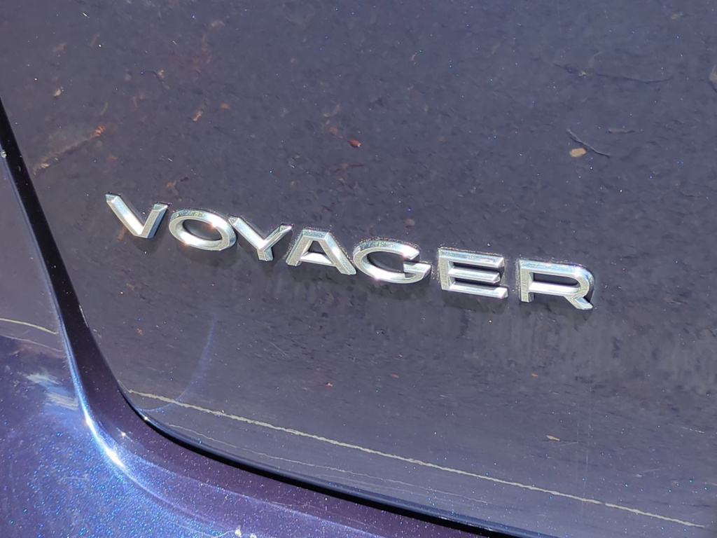 Thumbnail: 2020 Chrysler Voyager - 7