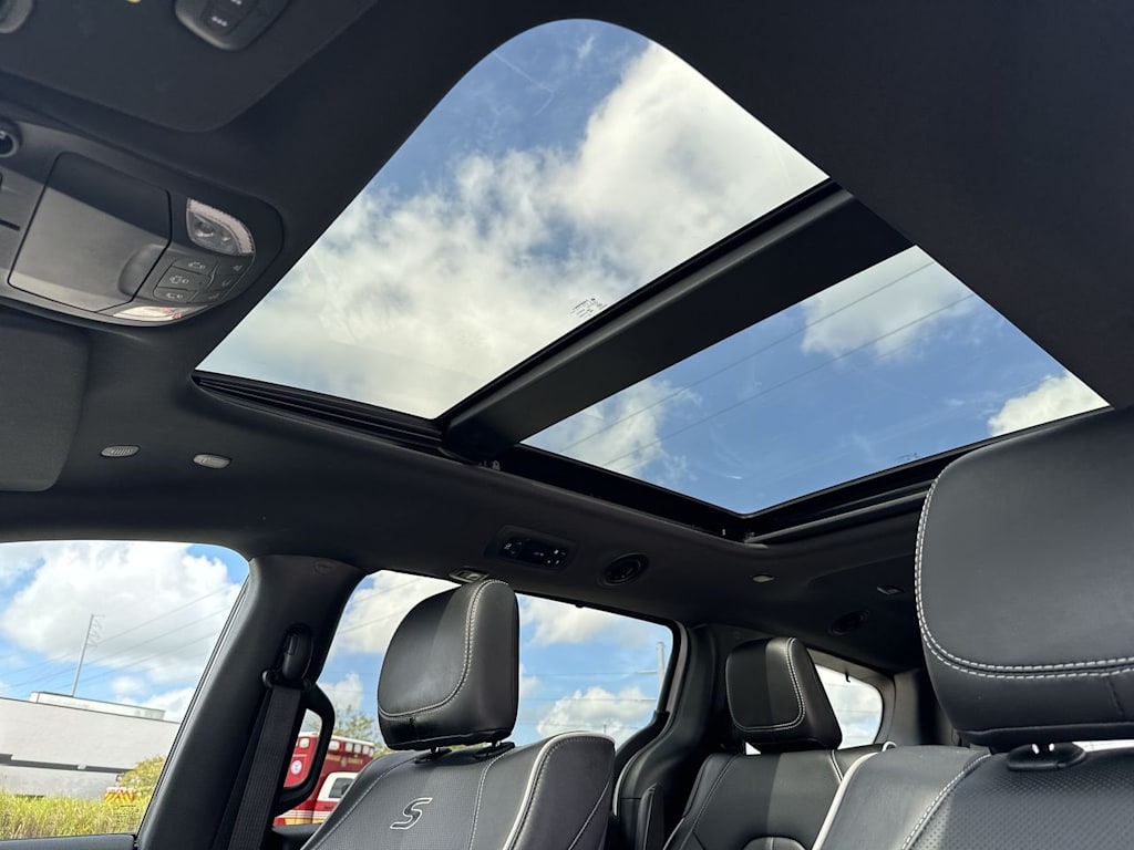 Thumbnail: 2022 Chrysler Pacifica - 26