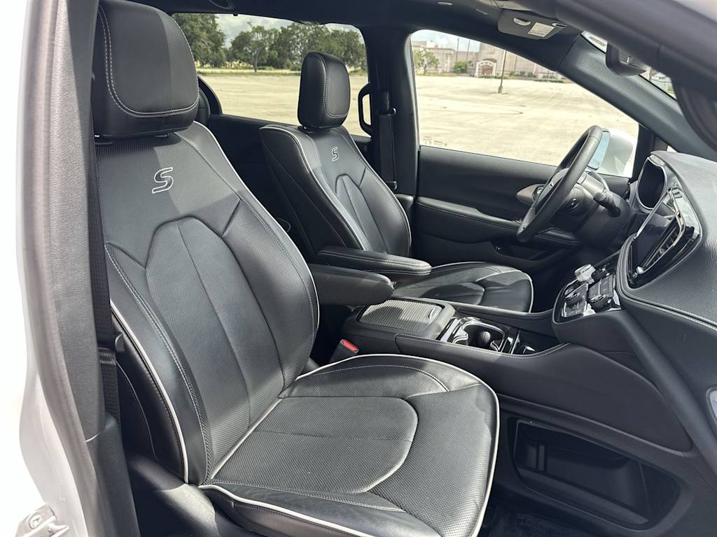 Thumbnail: 2022 Chrysler Pacifica - 30