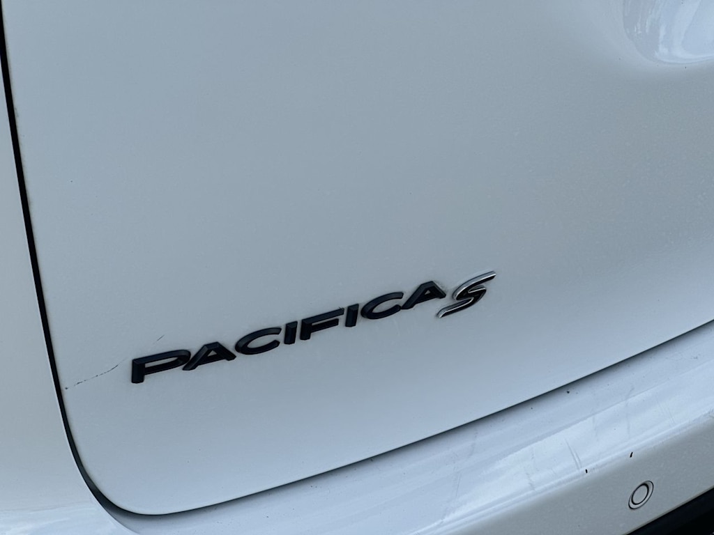 Thumbnail: 2022 Chrysler Pacifica - 24