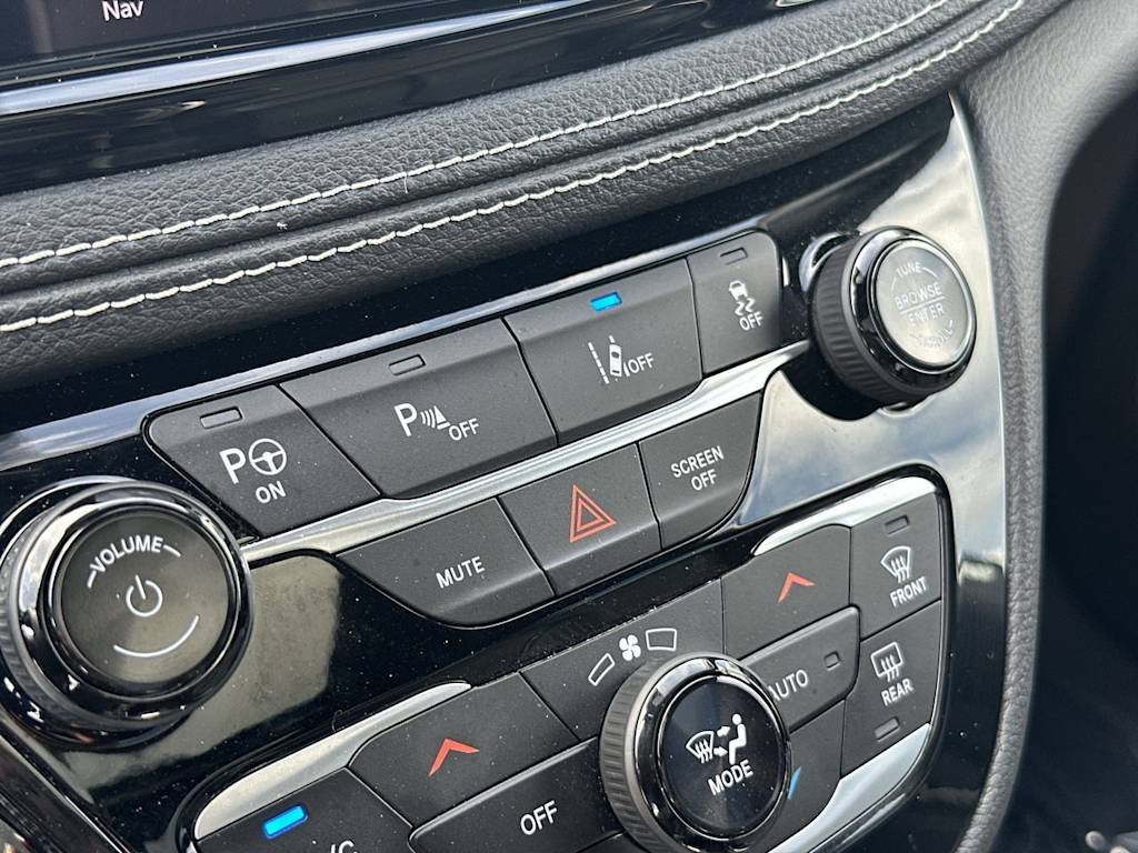 Thumbnail: 2022 Chrysler Pacifica - 25