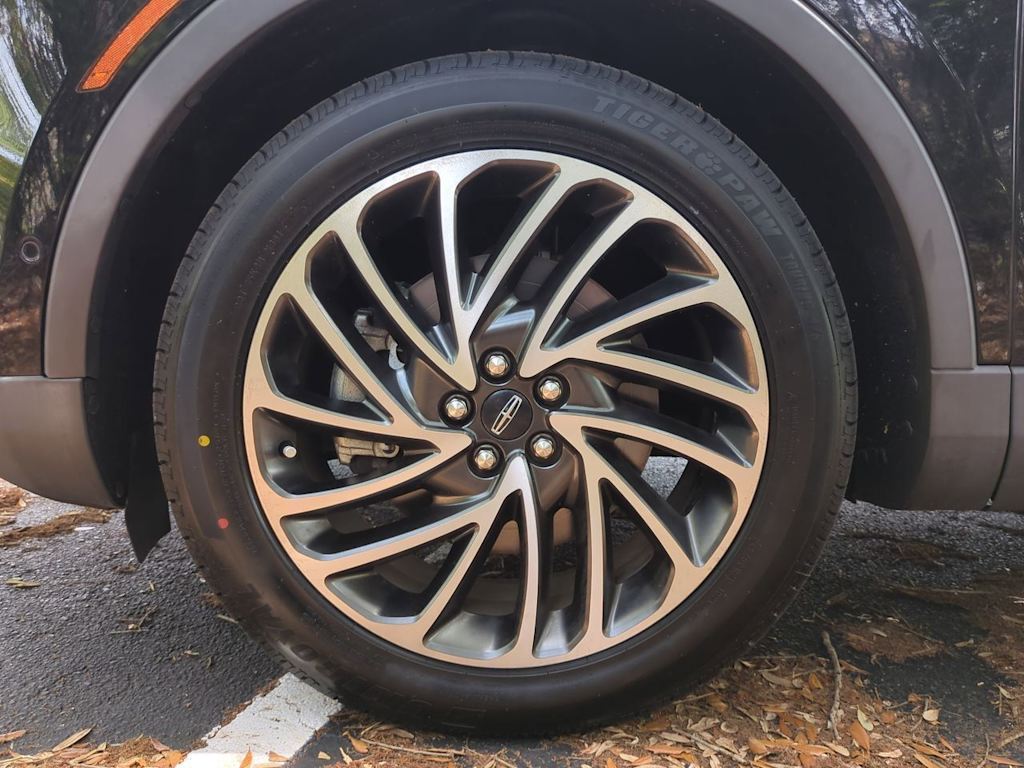 Thumbnail: 2020 Lincoln Nautilus - 8