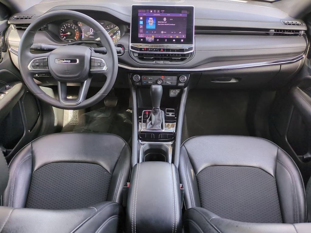 Thumbnail: 2022 Jeep Compass - 10