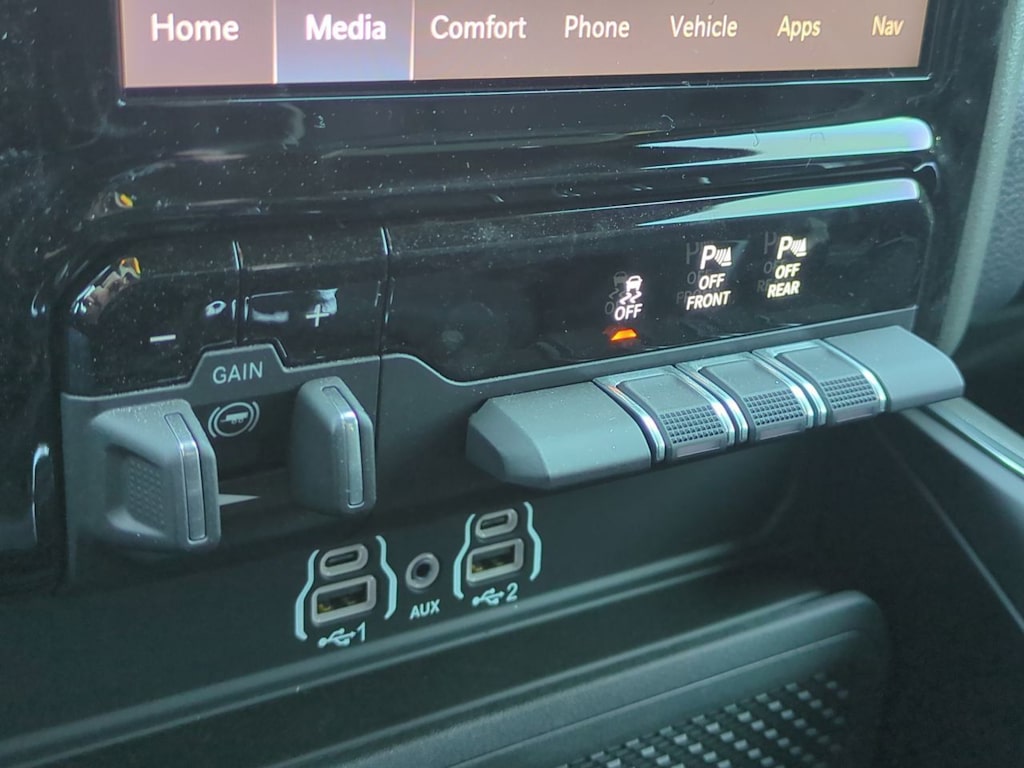 Thumbnail: 2026 RAM 1500 - 26