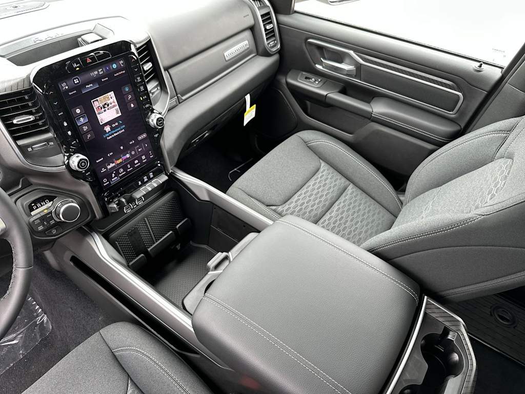 Thumbnail: 2026 RAM 1500 - 27