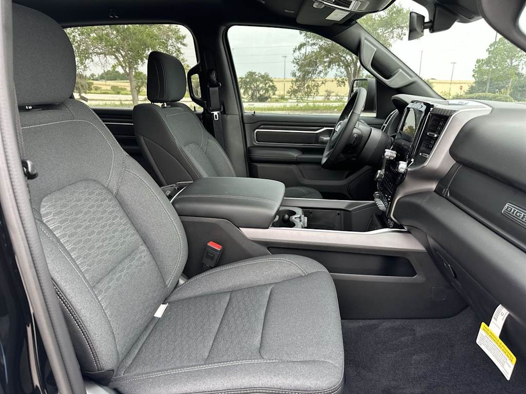 Thumbnail: 2026 RAM 1500 - 27