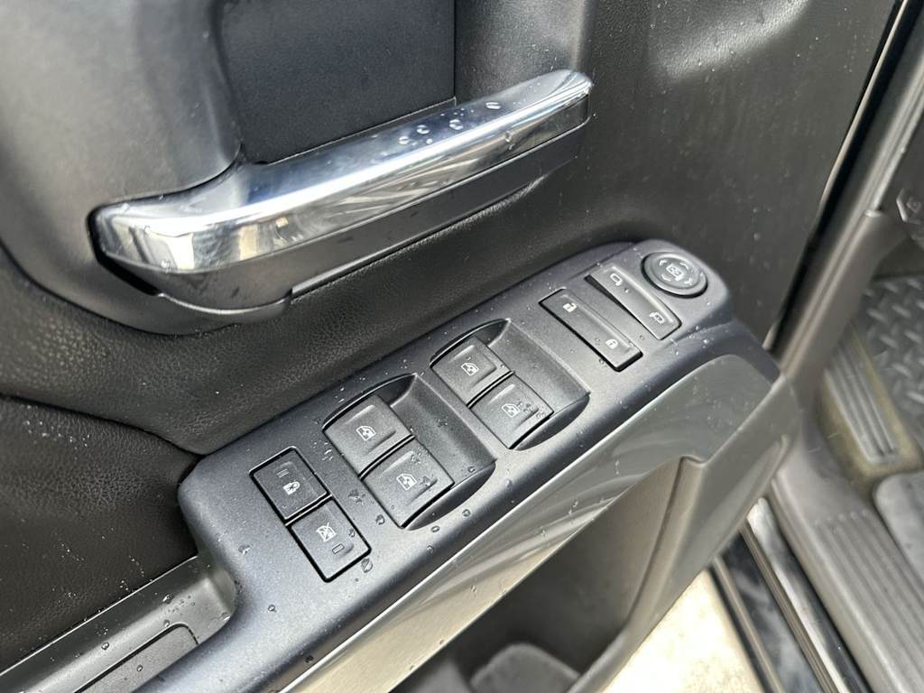Thumbnail: 2014 Chevrolet Silverado 1500 - 24