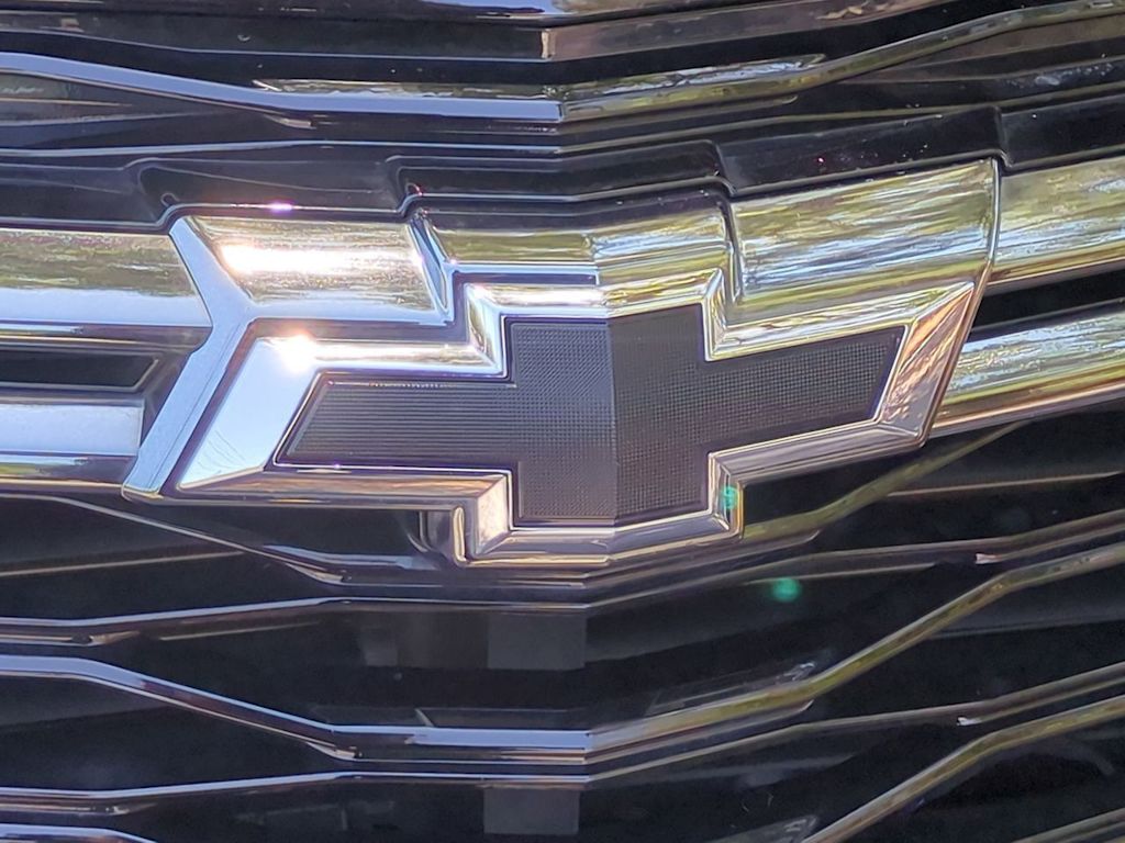 Thumbnail: 2023 Chevrolet Equinox - 25