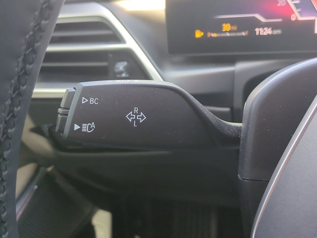 Thumbnail: 2025 BMW 3 Series - 34