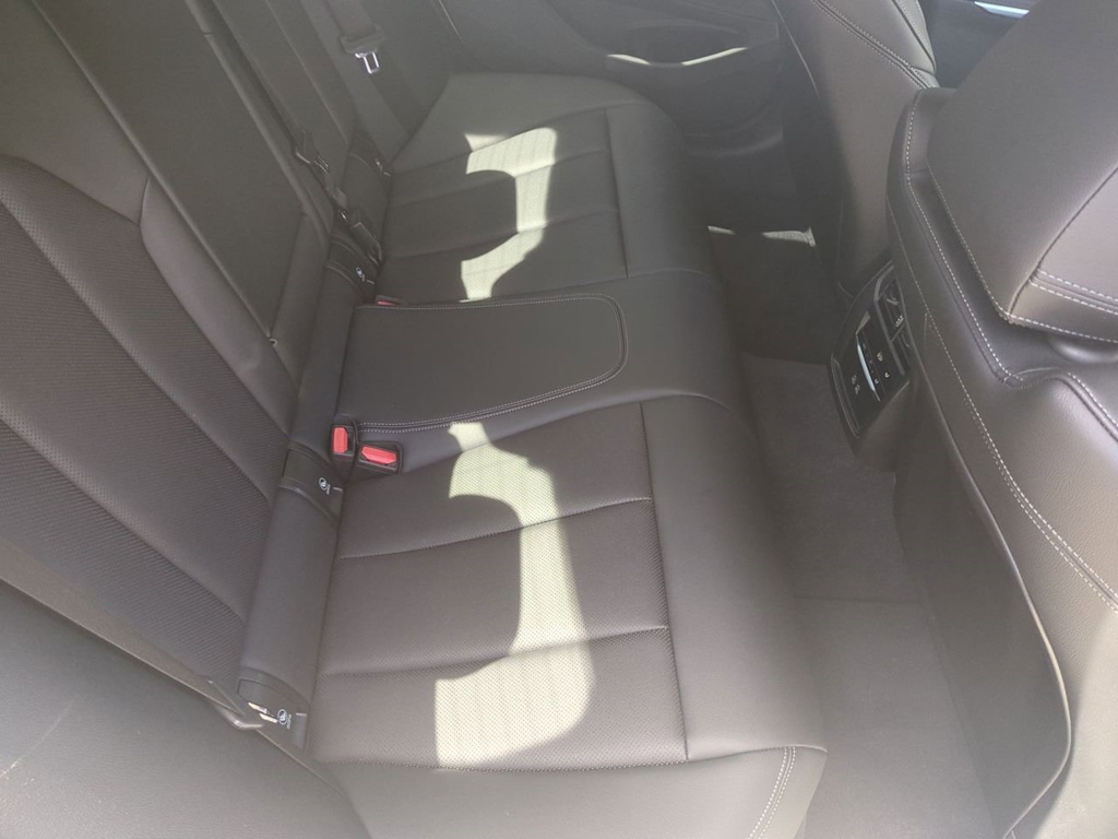 Thumbnail: 2025 BMW 3 Series - 31