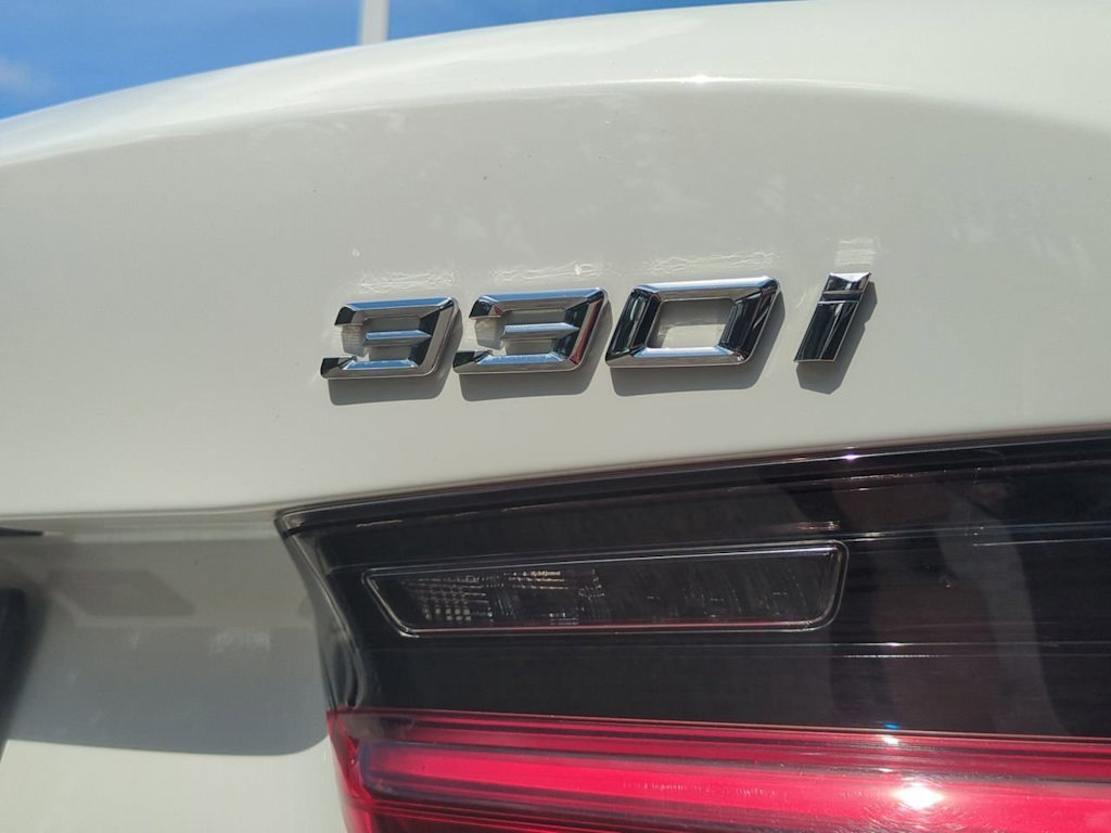 Thumbnail: 2025 BMW 3 Series - 27