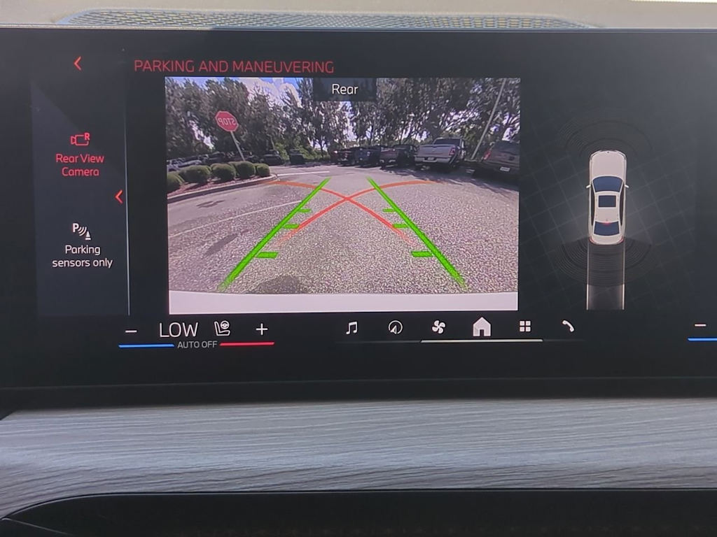 Thumbnail: 2025 BMW 3 Series - 36