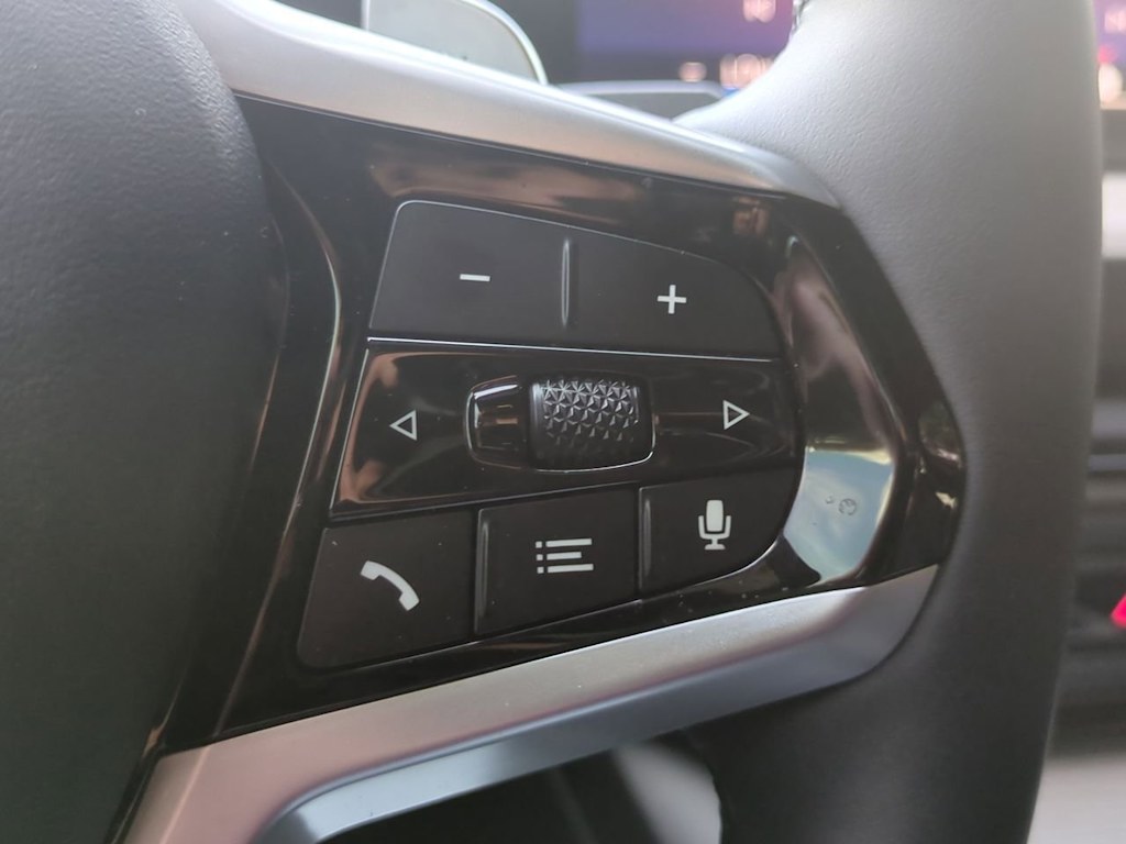 Thumbnail: 2025 BMW 3 Series - 33