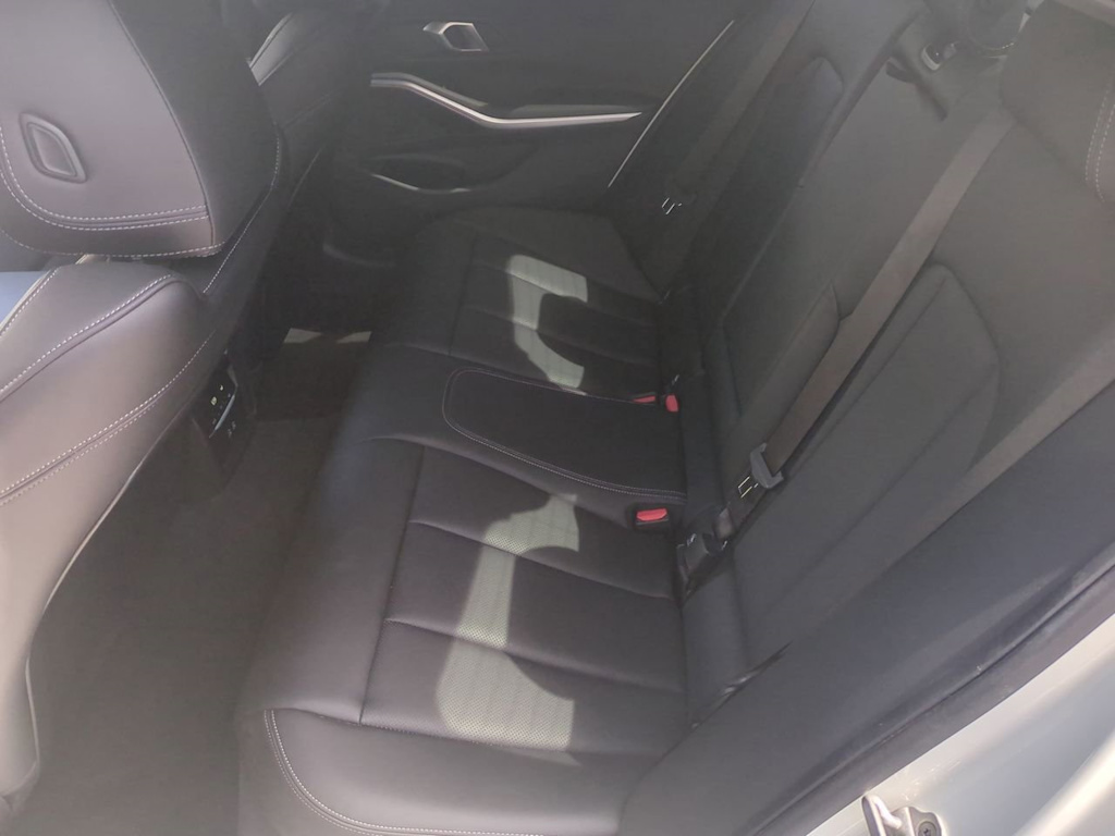 Thumbnail: 2025 BMW 3 Series - 30