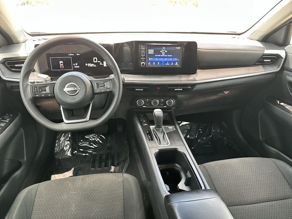 Thumbnail: 2025 Nissan Kicks - 2