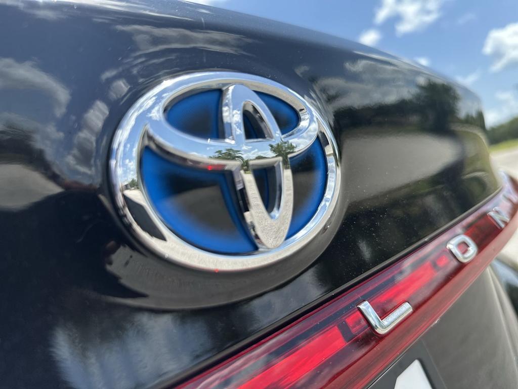 Thumbnail: 2021 Toyota Avalon - 7
