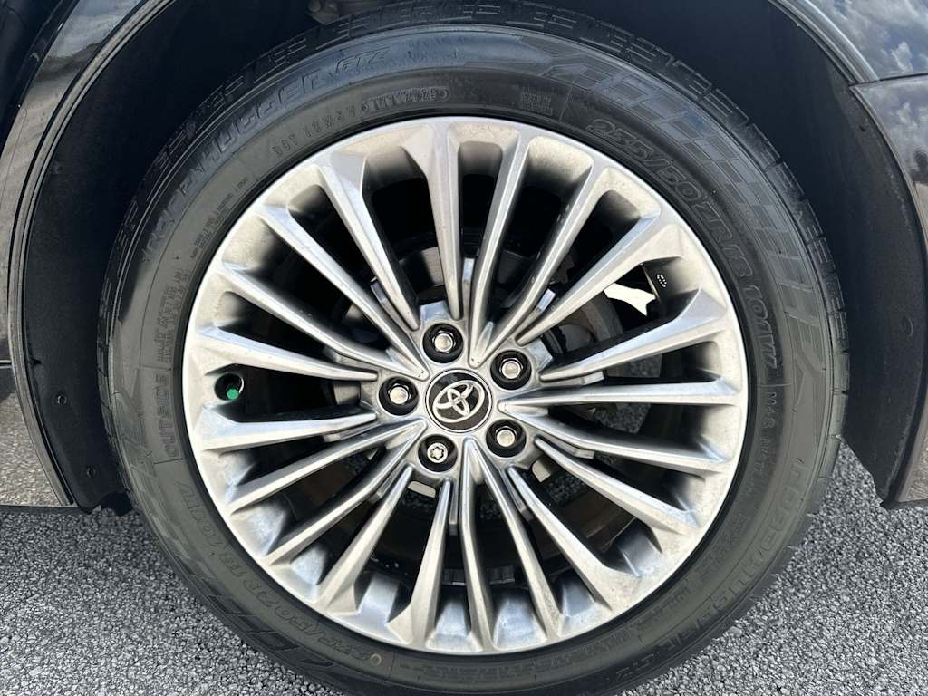 Thumbnail: 2021 Toyota Avalon - 8
