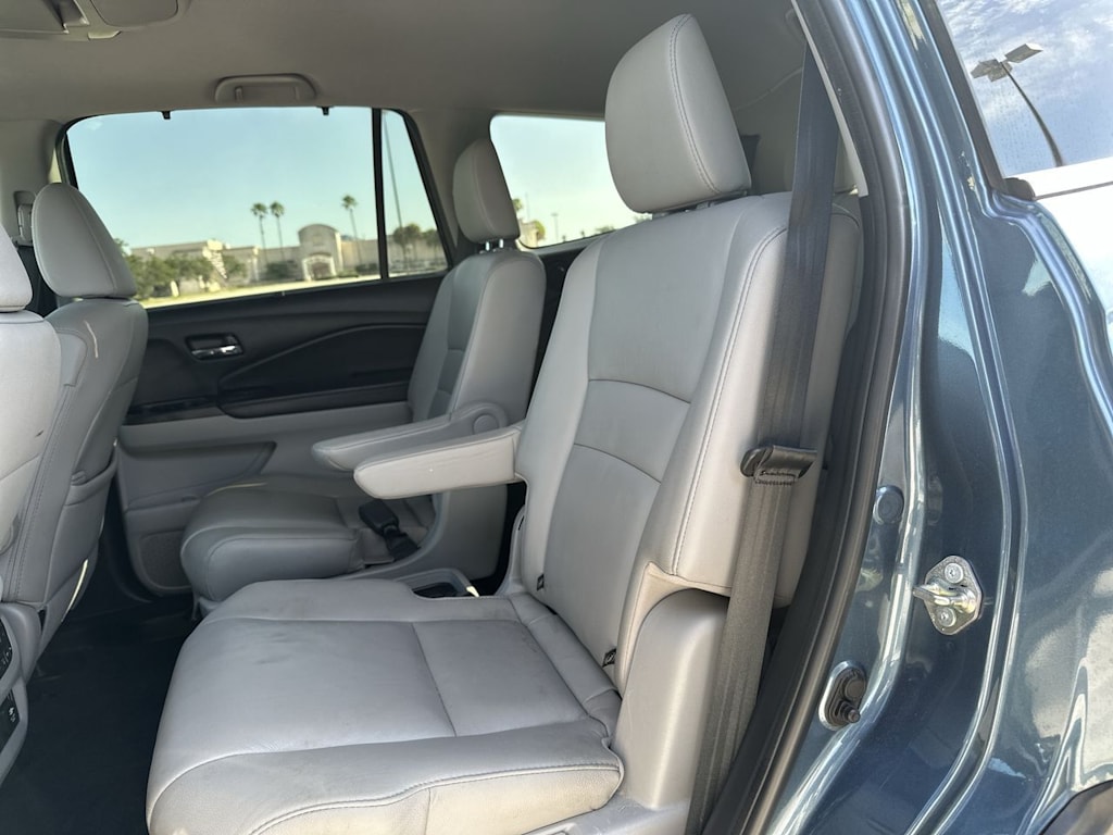Thumbnail: 2020 Honda Pilot - 26