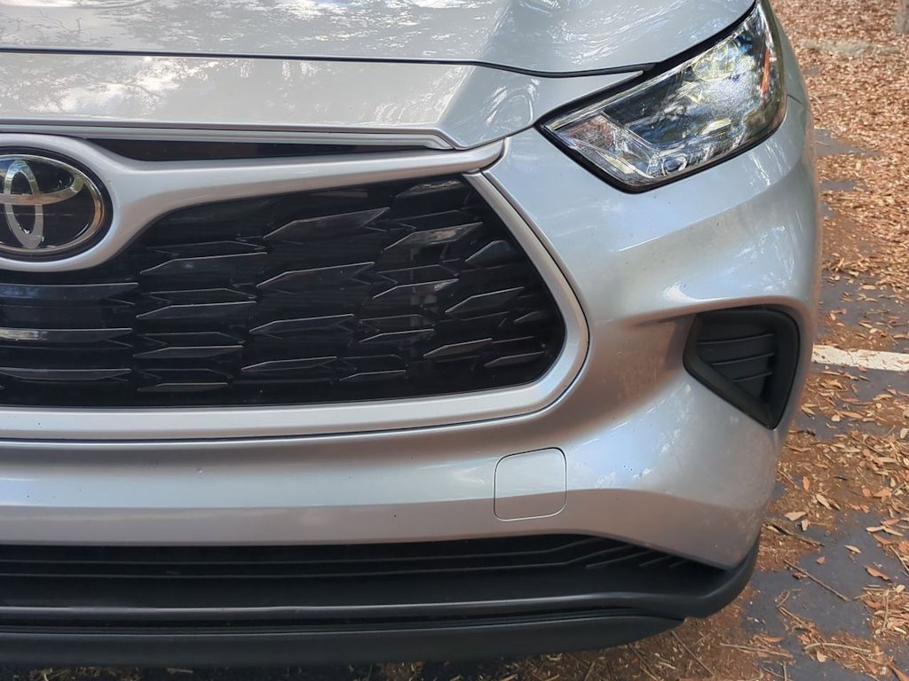 Thumbnail: 2023 Toyota Highlander - 24