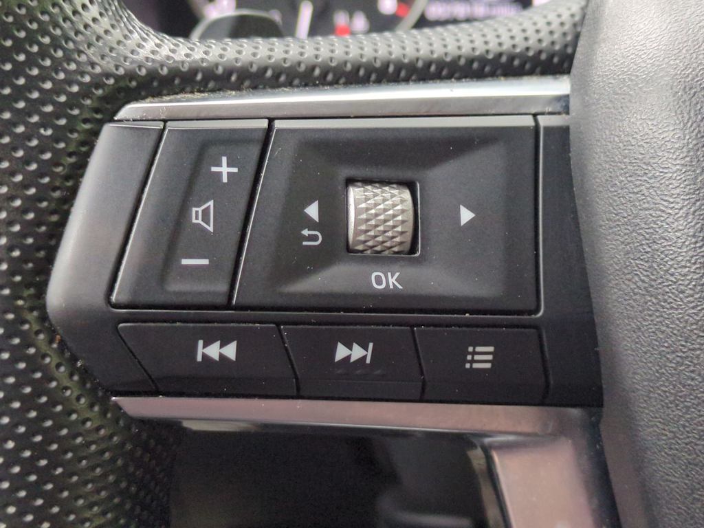 Thumbnail: 2024 Mitsubishi Outlander - 29