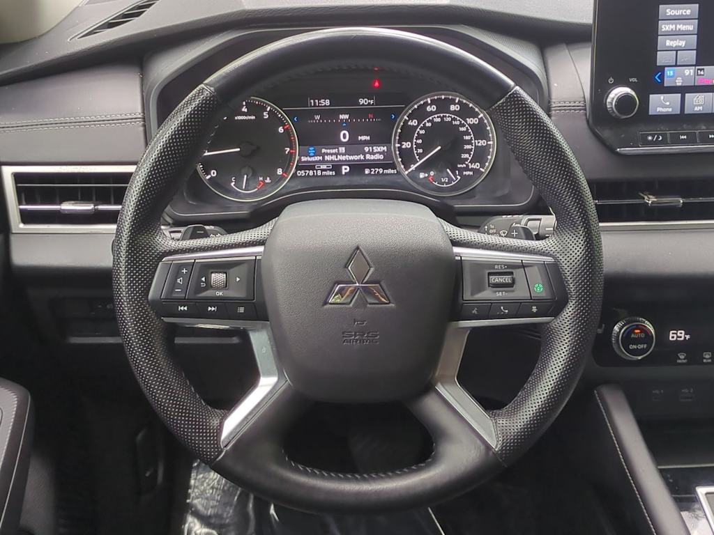 Thumbnail: 2024 Mitsubishi Outlander - 14