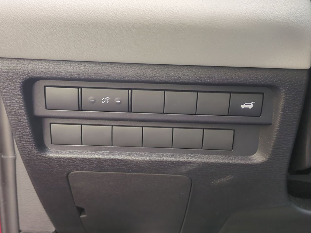 Thumbnail: 2024 Mitsubishi Outlander - 26