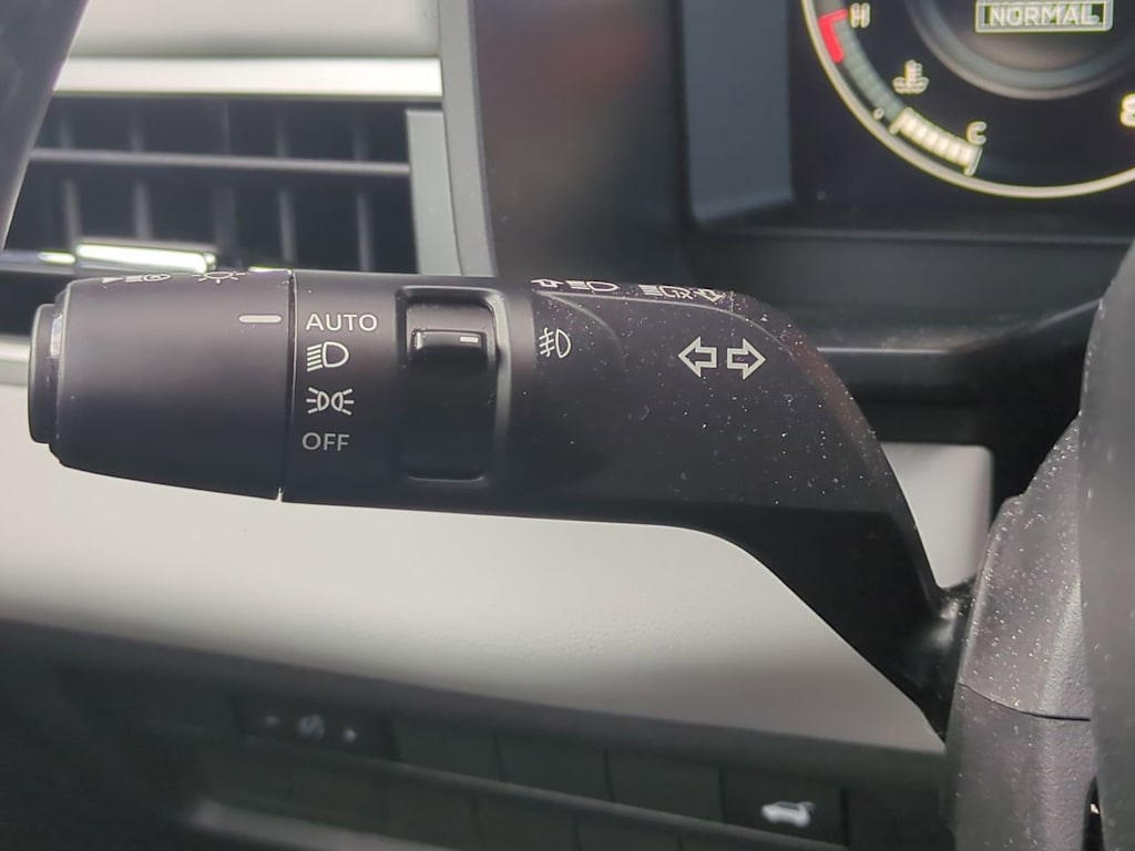 Thumbnail: 2024 Mitsubishi Outlander - 32