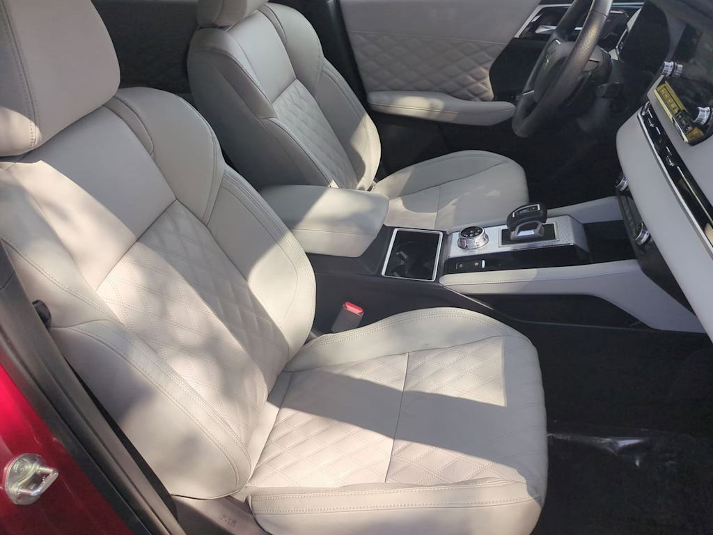 Thumbnail: 2024 Mitsubishi Outlander - 12