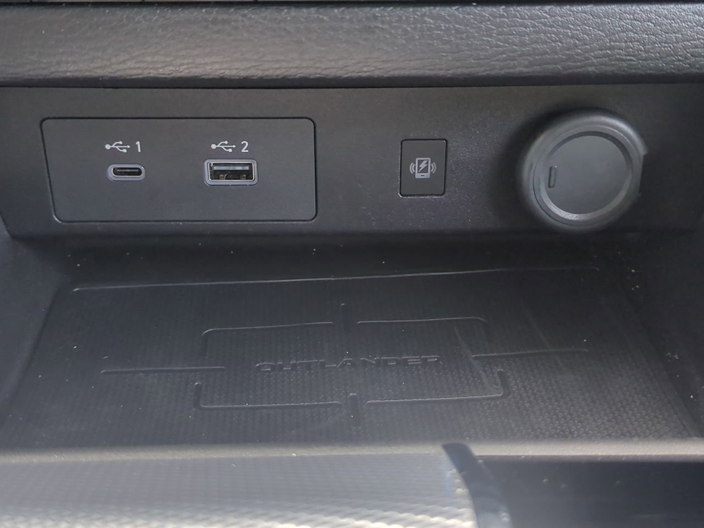 Thumbnail: 2024 Mitsubishi Outlander - 36