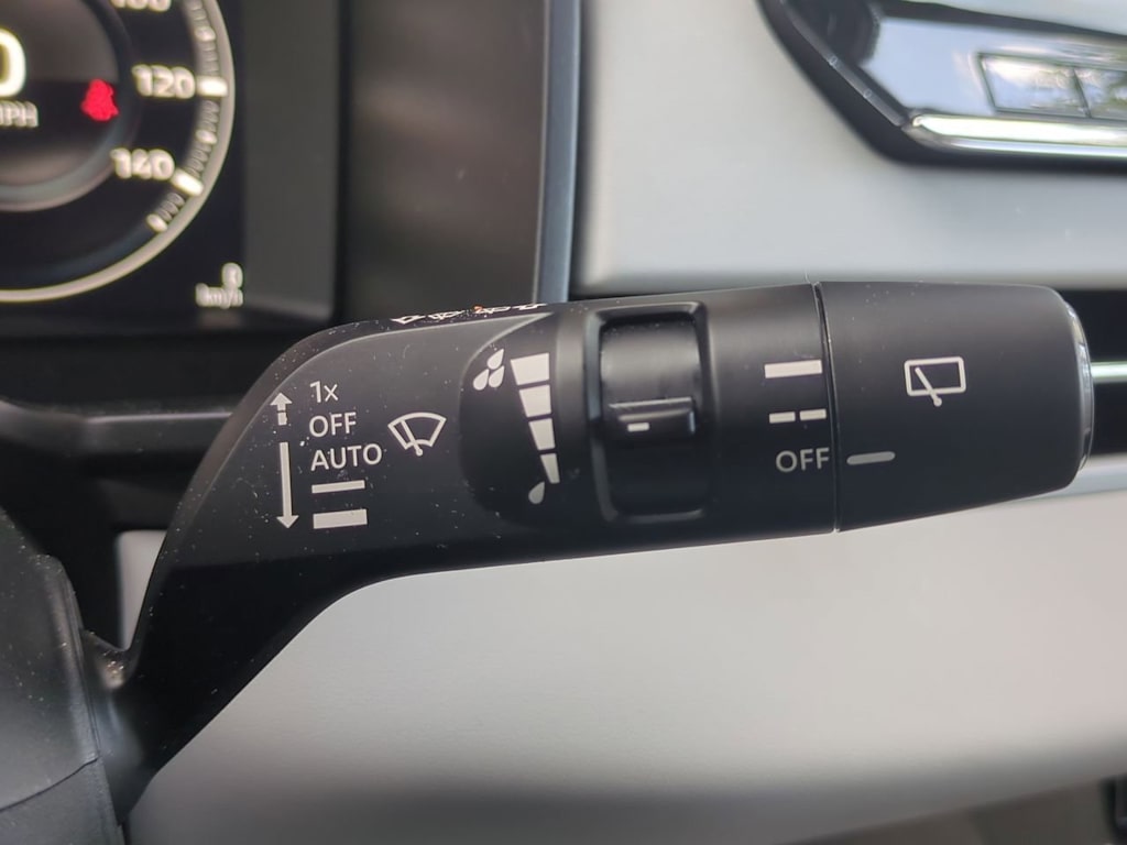 Thumbnail: 2024 Mitsubishi Outlander - 31