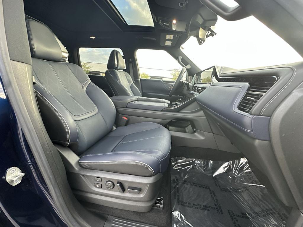 Thumbnail: 2026 INFINITI QX80 - 37