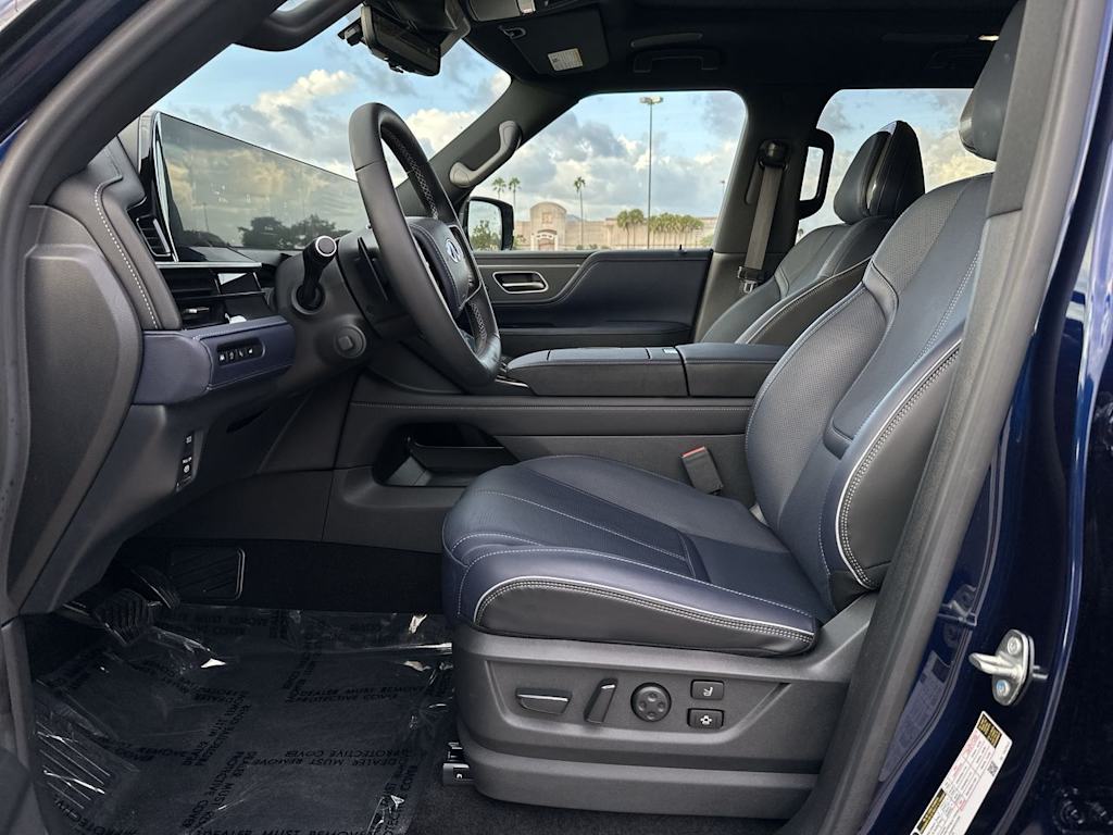 Thumbnail: 2026 INFINITI QX80 - 10
