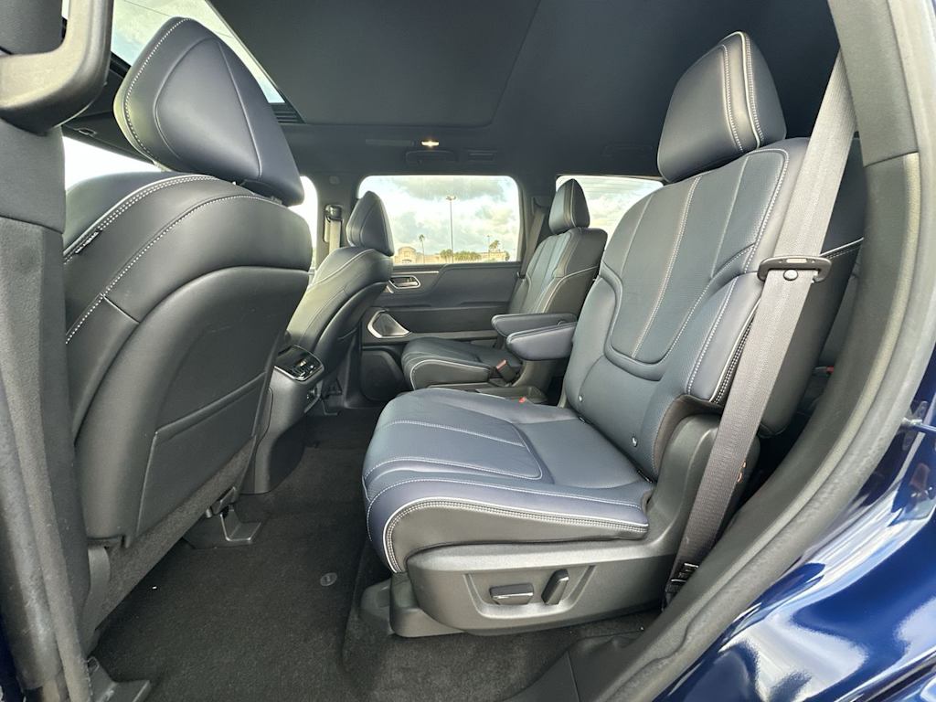 Thumbnail: 2026 INFINITI QX80 - 35