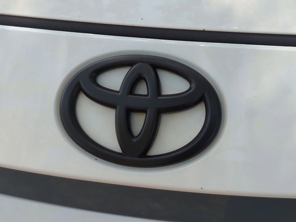 Thumbnail: 2022 Toyota Corolla - 25