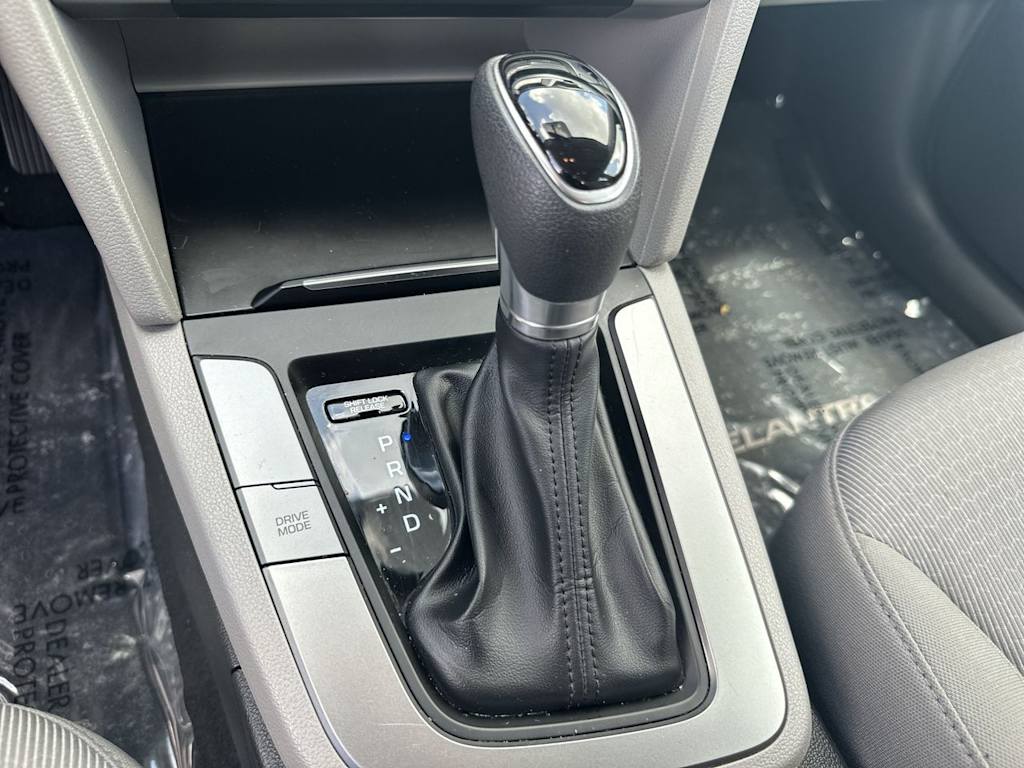 Thumbnail: 2018 Hyundai Elantra - 31