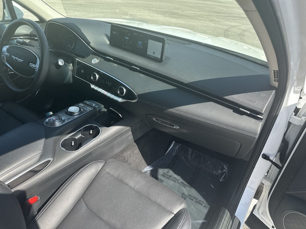 Thumbnail: 2025 Genesis GV70 - 10