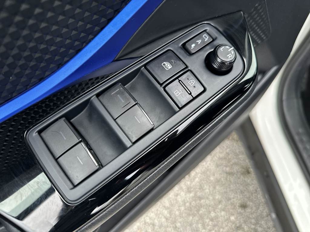 Thumbnail: 2021 Toyota C-HR - 25