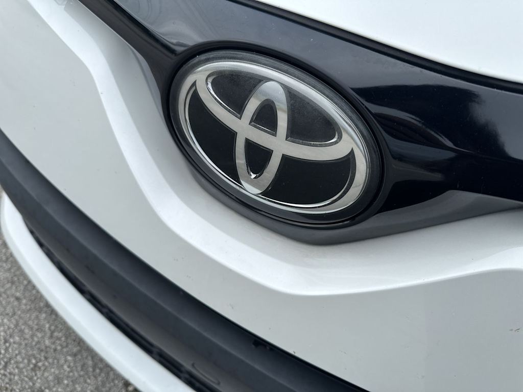 Thumbnail: 2021 Toyota C-HR - 7