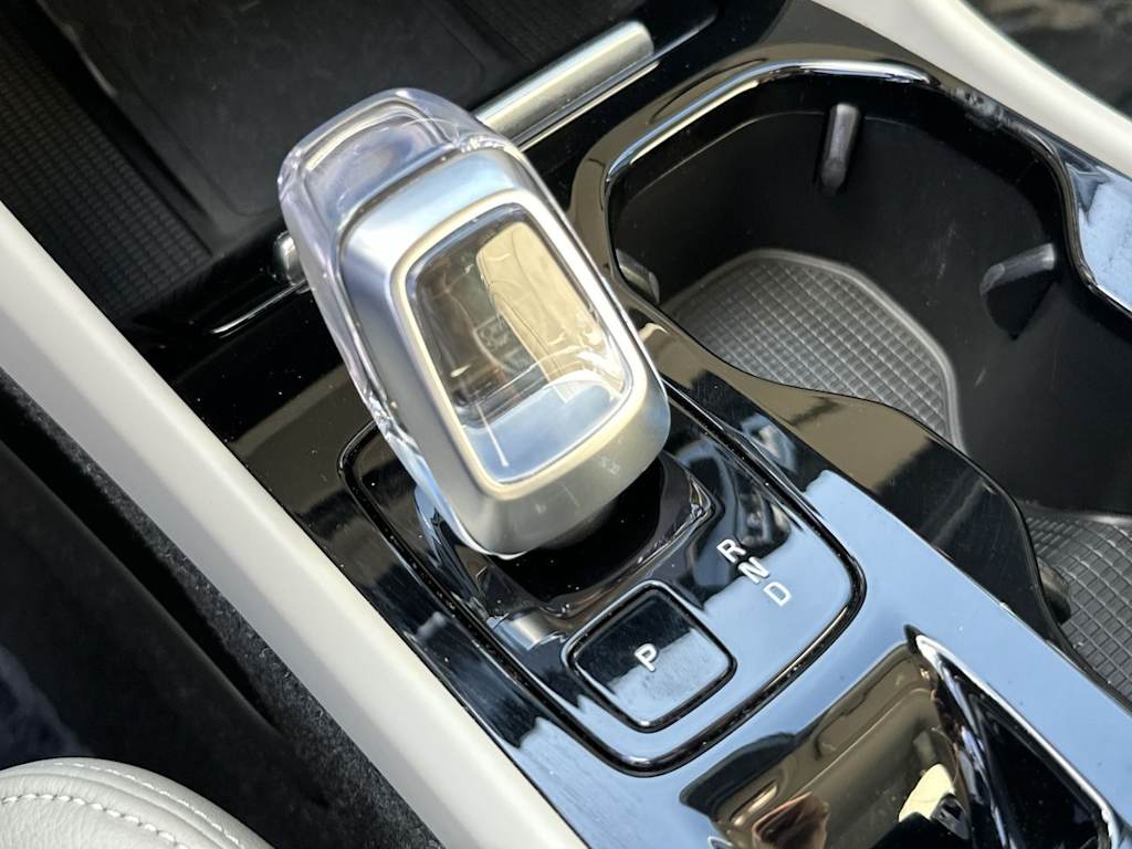 Thumbnail: 2023 Volvo XC40 - 30
