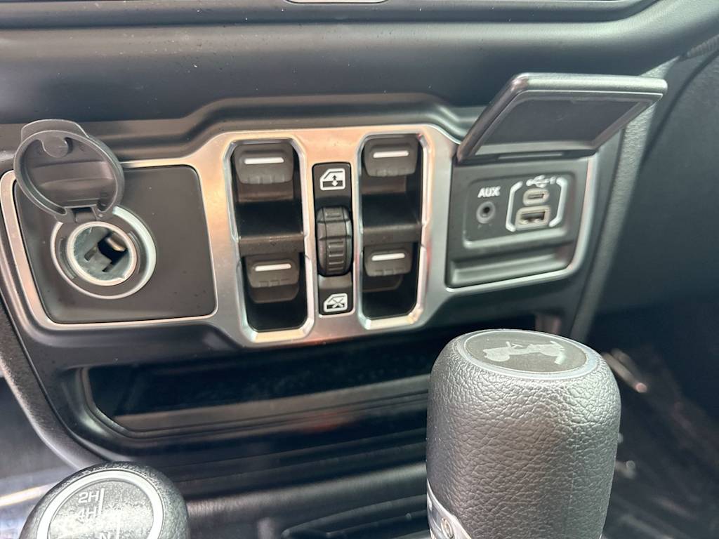 Thumbnail: 2021 Jeep Wrangler - 41