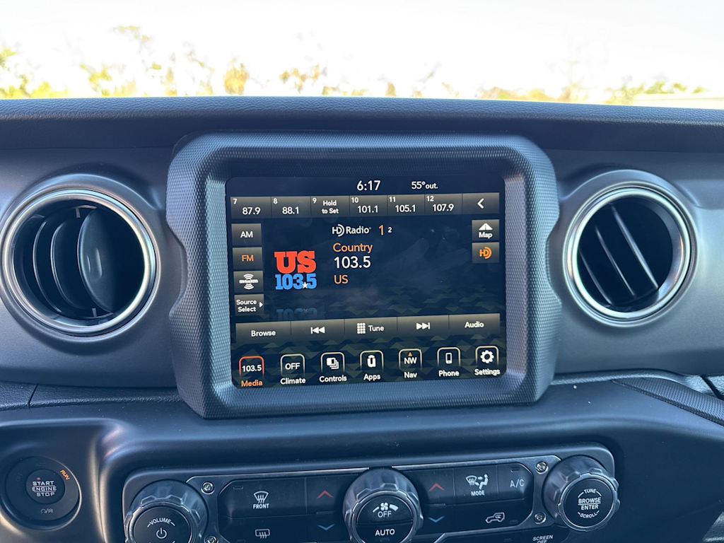 Thumbnail: 2022 Jeep Wrangler - 15