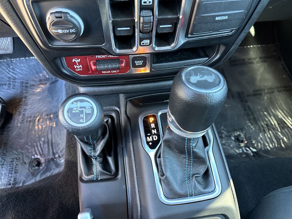 Thumbnail: 2022 Jeep Wrangler - 16