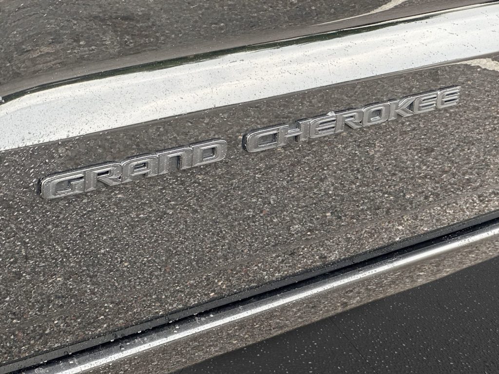 Thumbnail: 2020 Jeep Grand Cherokee - 31