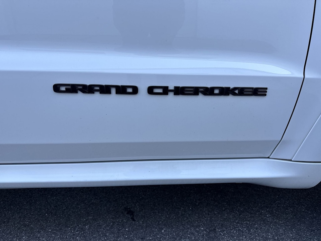 Thumbnail: 2020 Jeep Grand Cherokee - 7
