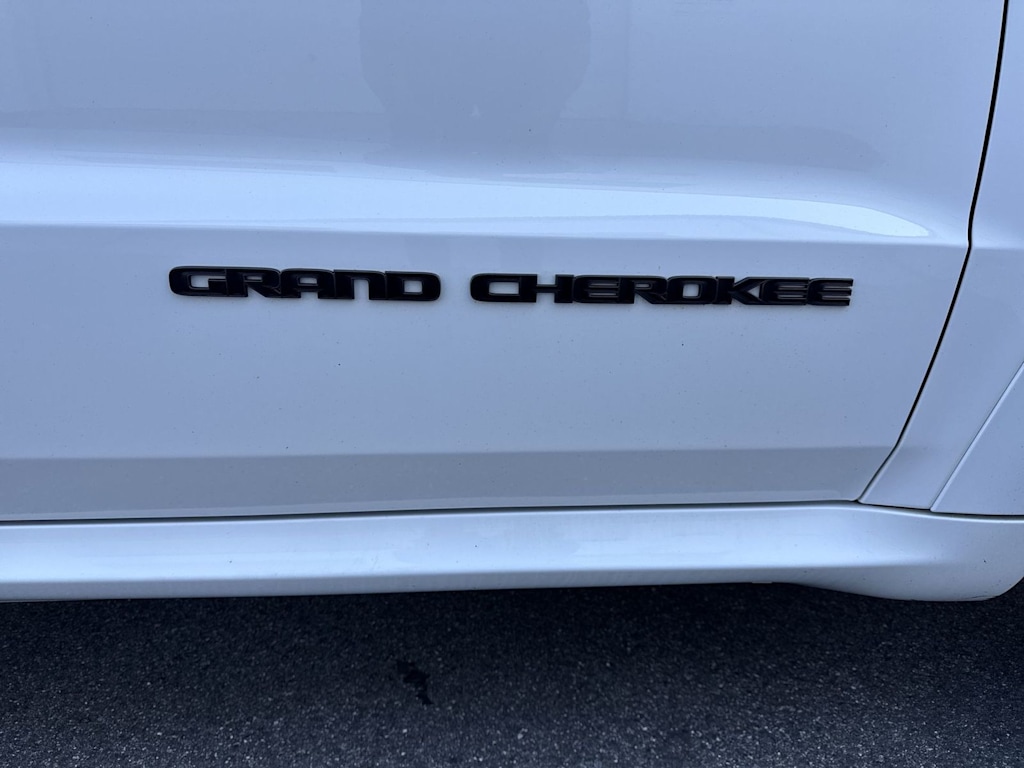 Thumbnail: 2020 Jeep Grand Cherokee - 7