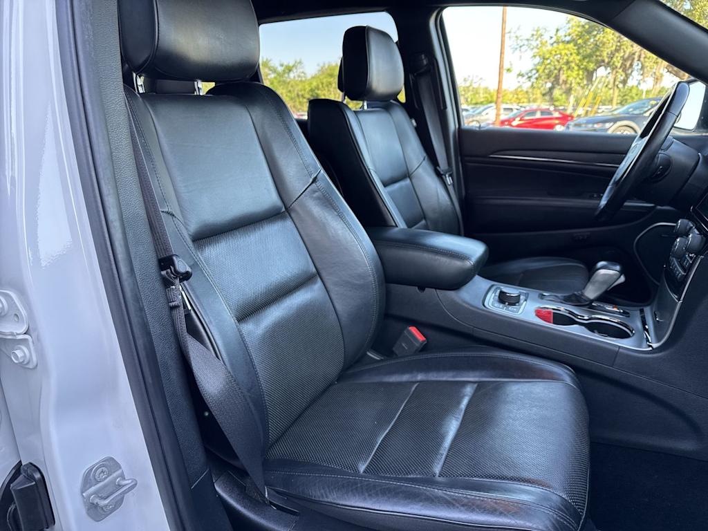 Thumbnail: 2020 Jeep Grand Cherokee - 12