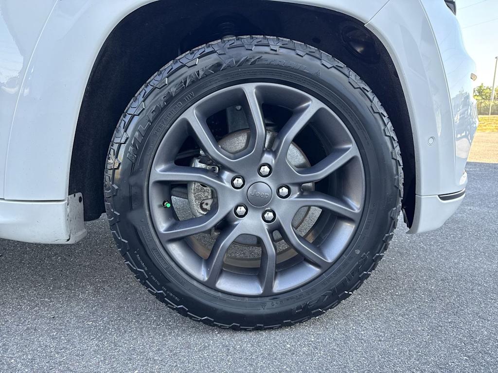Thumbnail: 2020 Jeep Grand Cherokee - 8