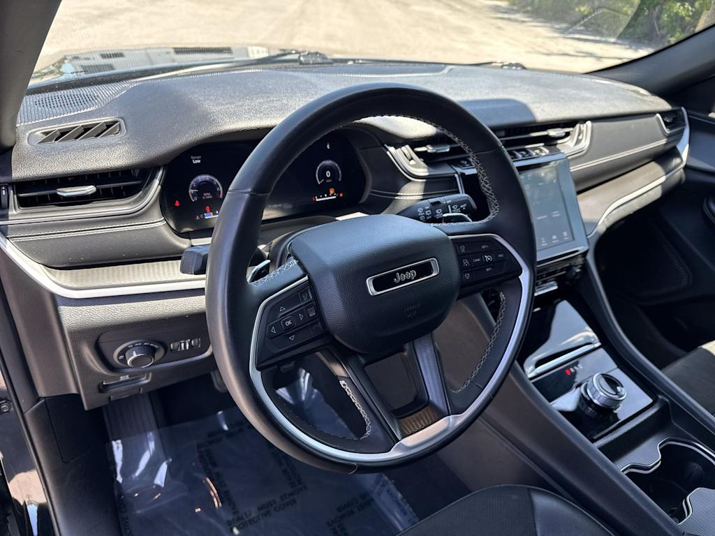 Thumbnail: 2023 Jeep Grand Cherokee - 10