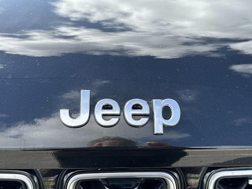 Thumbnail: 2022 Jeep Grand Cherokee - 28